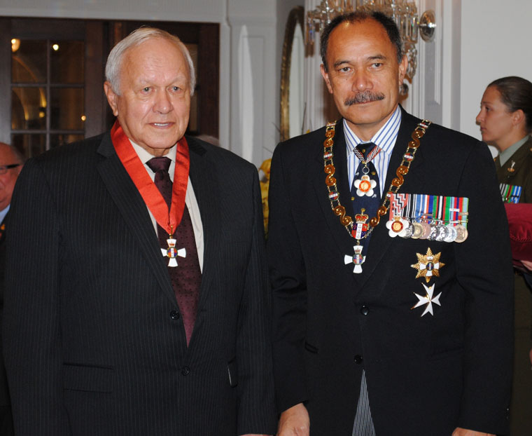Wharehuia Milroy and Jerry Matepārae.